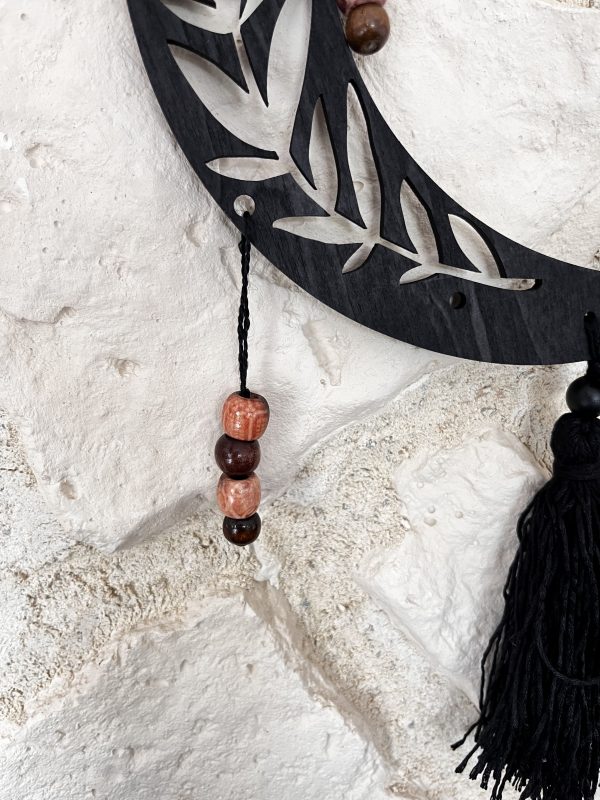 Suspension en bois et perles – Déco bohème naturelle – Image 4