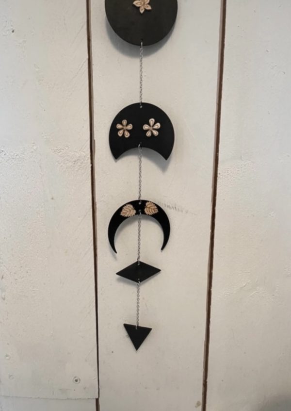 Suspension en bois et perles – Déco bohème naturelle – Image 8