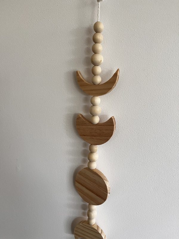 Suspension en bois et perles – Déco bohème naturelle – Image 9