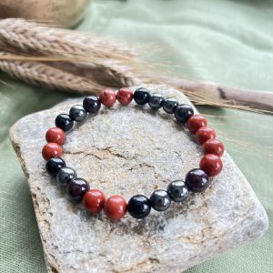 Bracelet Chakra Racine – Pierres Naturelles pour Ancrage et Bien-Être”.