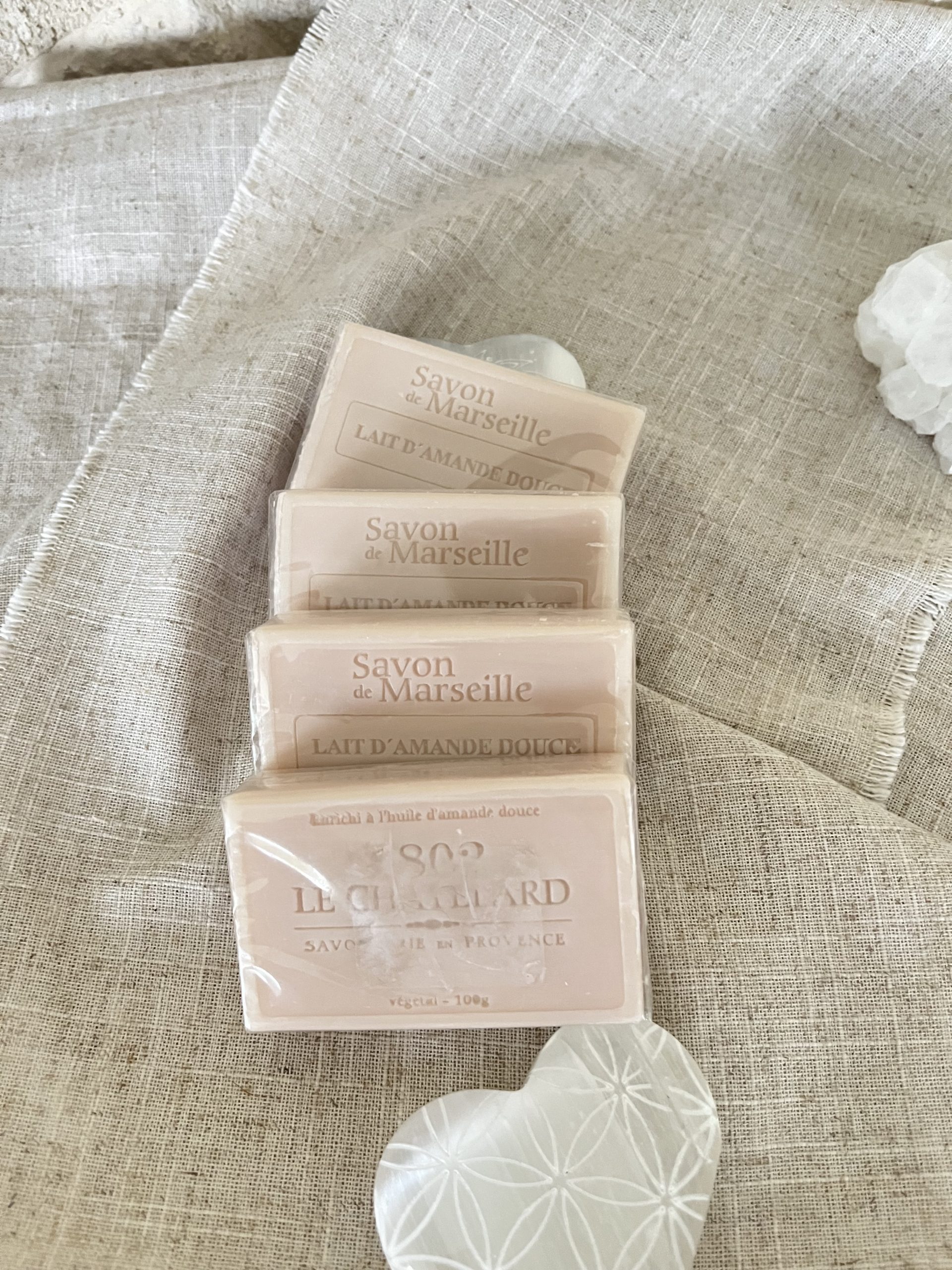 Savon naturel de Marseille – Hydratation & douceur - Le Chatelard 1802 – Image 6