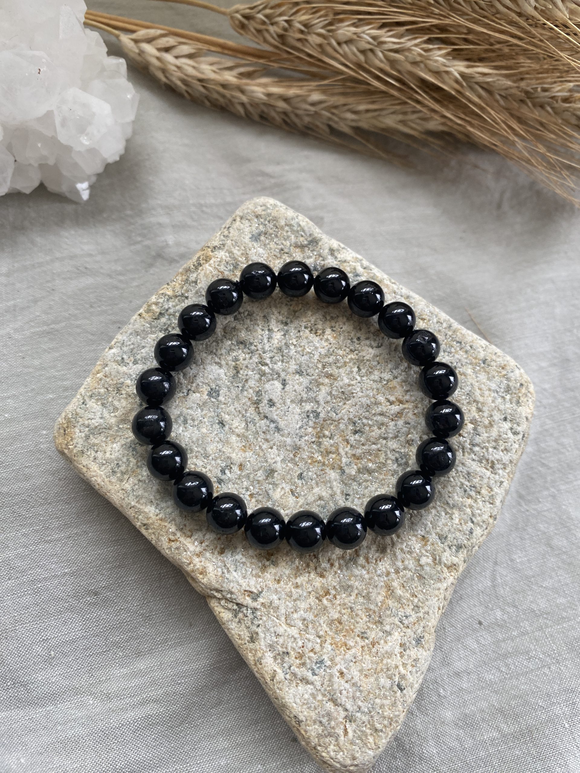 Tourmaline noire : la pierre de protection incontournable