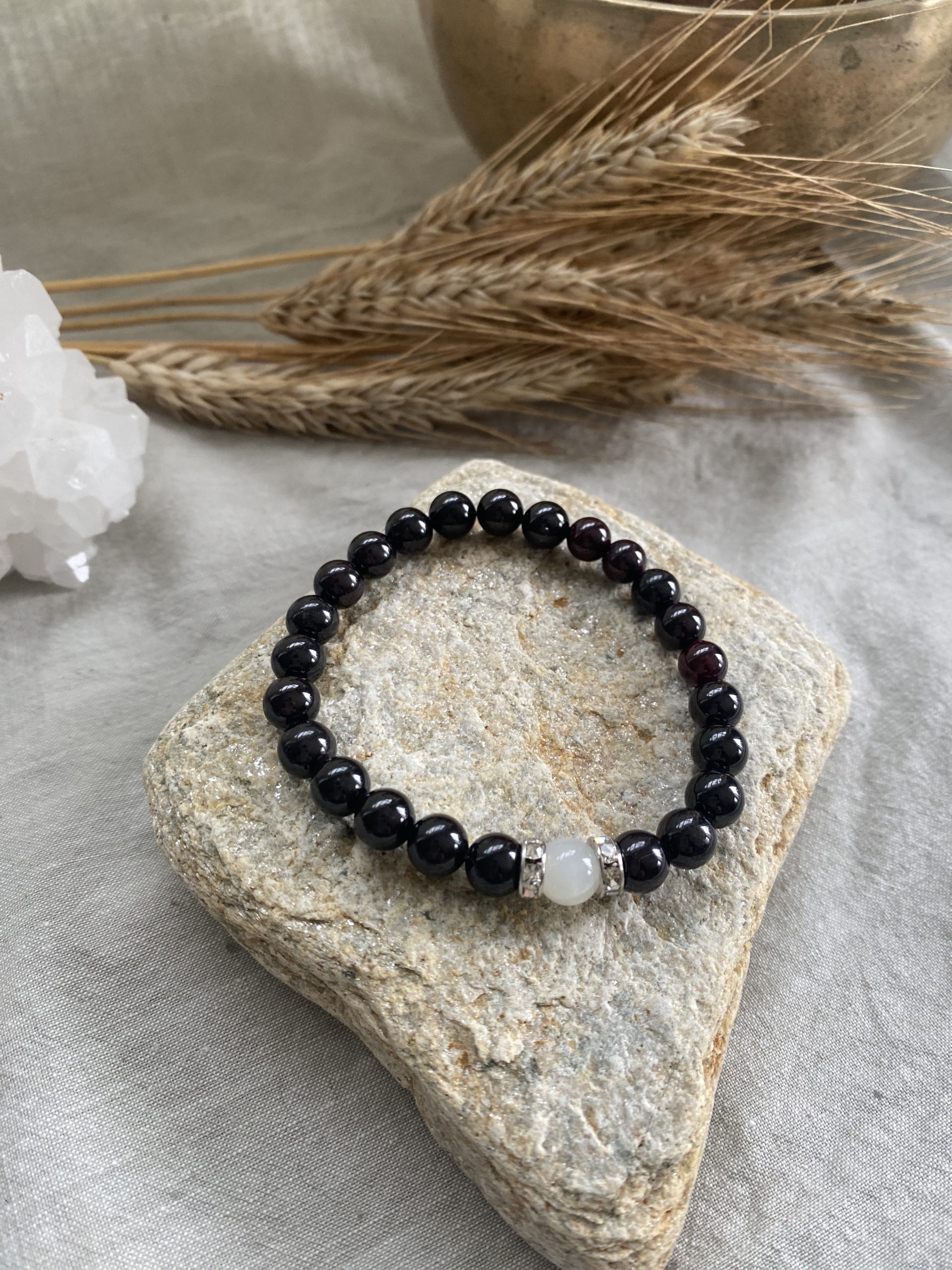 Bracelet Grenat pour Lutter contre la Fatigue Physique et Mentale – Image 5