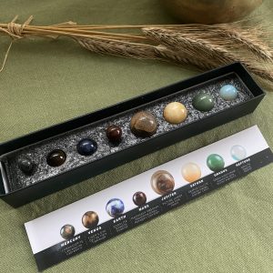 Coffret Harmonie Cosmique – Les 8 Planètes en Pierres Naturelles