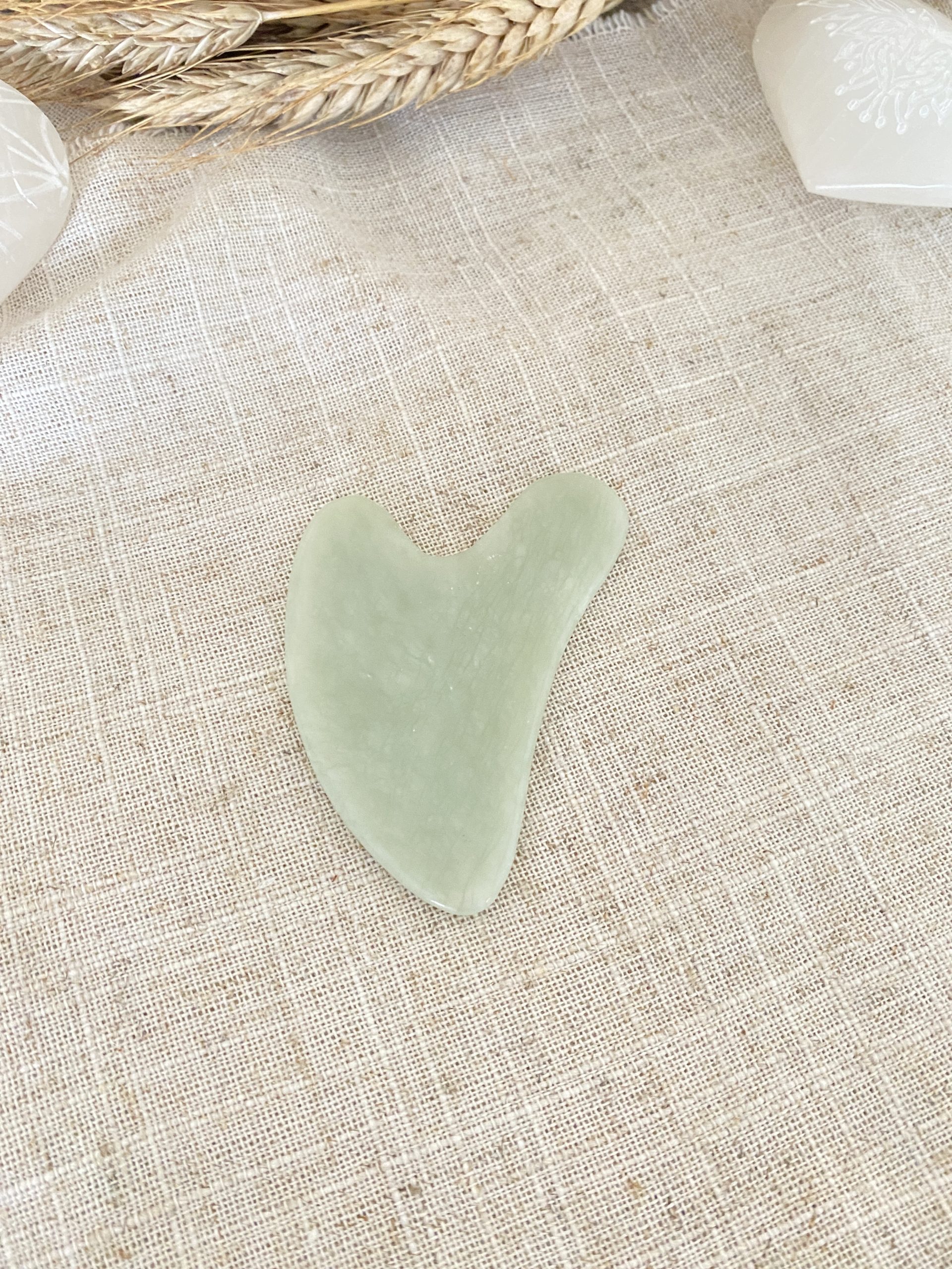 Gua Sha visage en pierre naturelle – Massage, éclat & bien-être – Image 6
