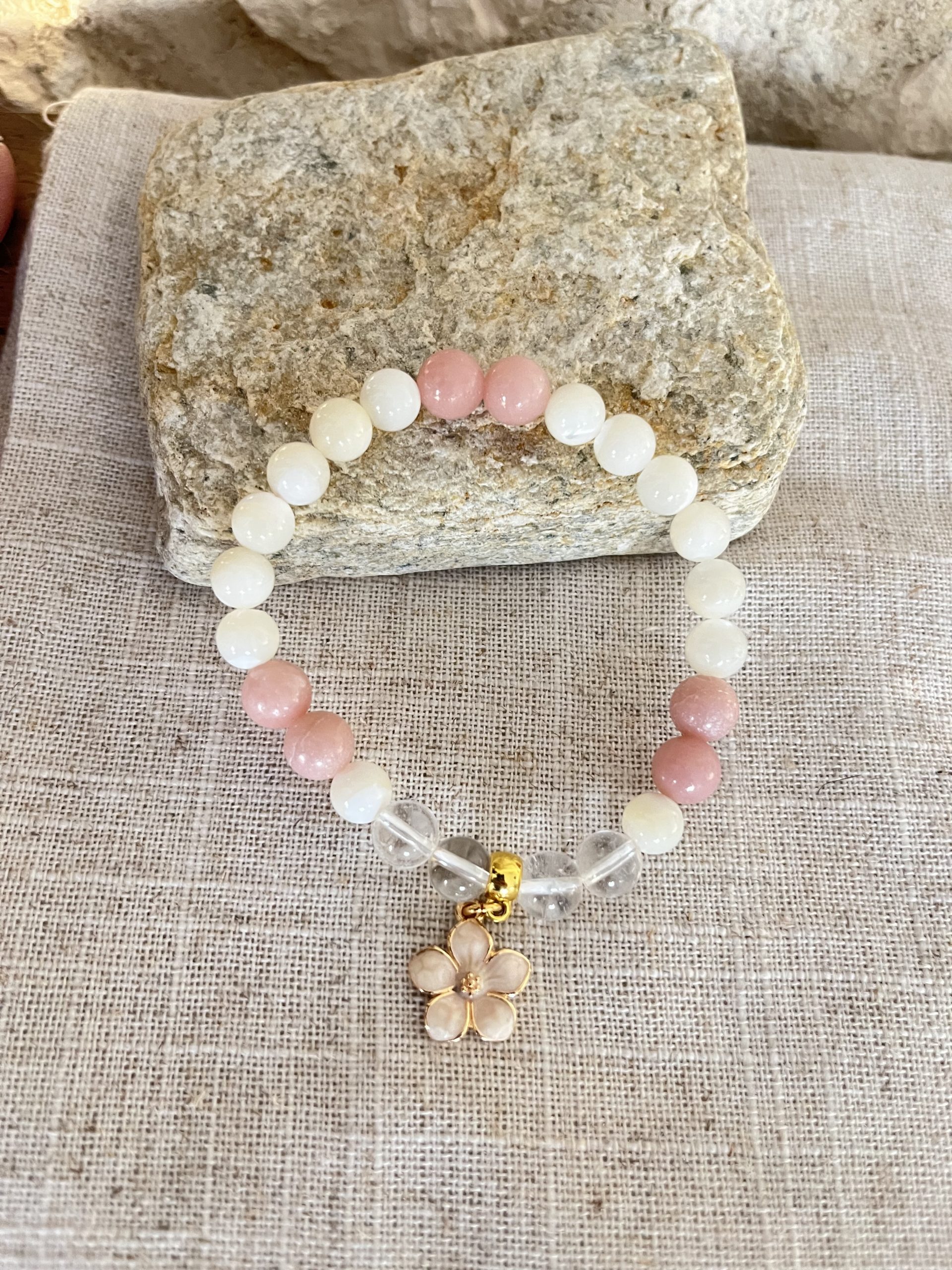 Bracelet Opale & Pierre de Lune avec Cristal de Roche – Douceur, intuition et clarté – Image 4