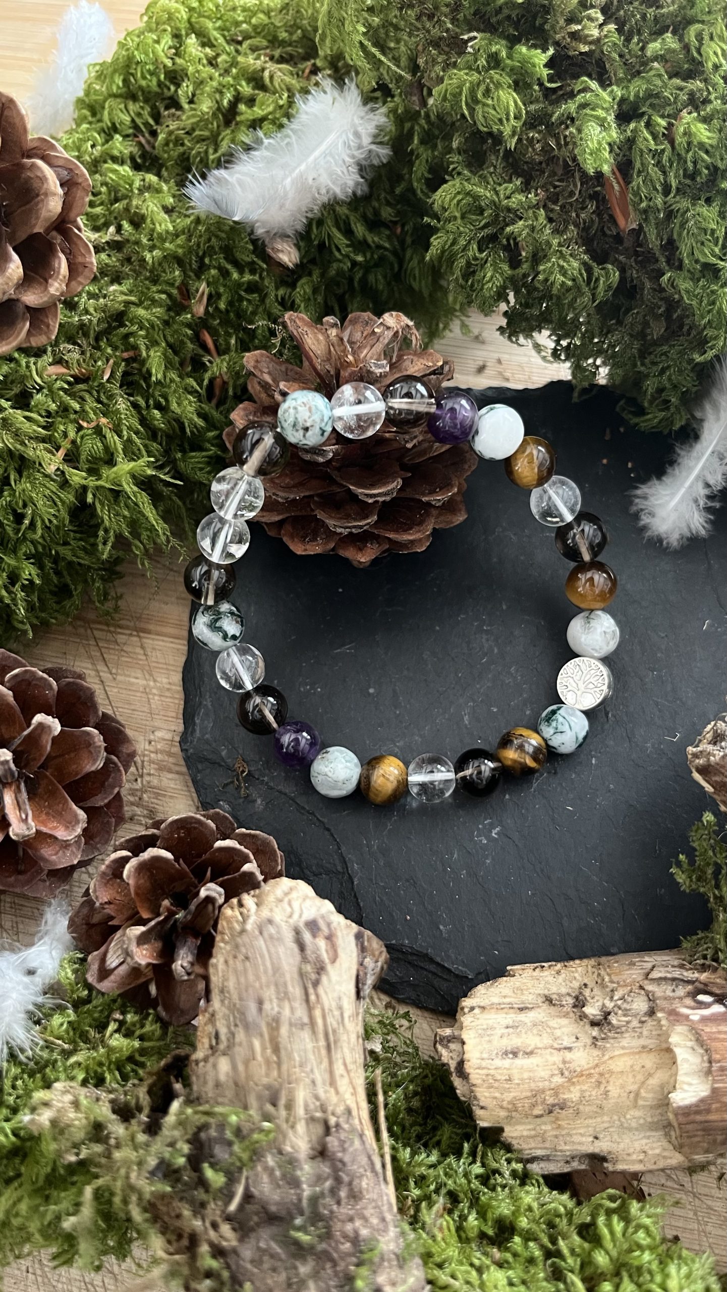 Bracelet en pierre naturelle : Le Cœur de la Forêt Là où la nature murmure ses plus anciens secrets. – Image 6